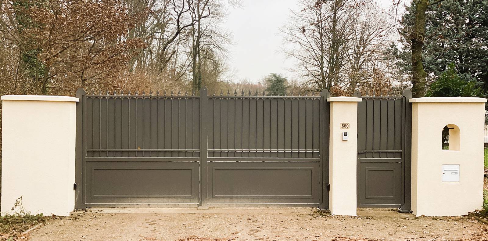 Fabricant de portail électrique coulissant avec portillon intégré - Belleville-en-Beaujolais (69220)