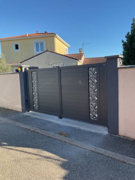 Installation d’un portillon aluminium sur mesure à Mions (Rhône – proche Lyon)