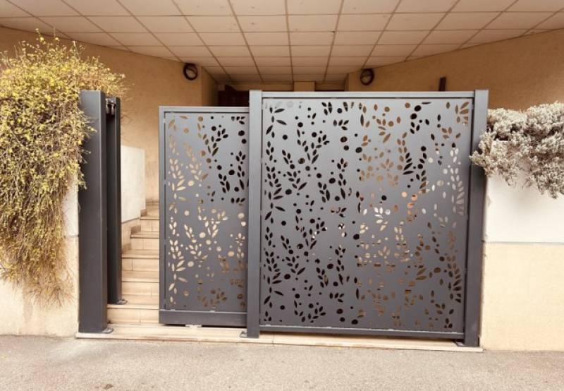 Pose de portillon coulissant personnalisé 